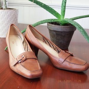 Anne Klein shoes, business